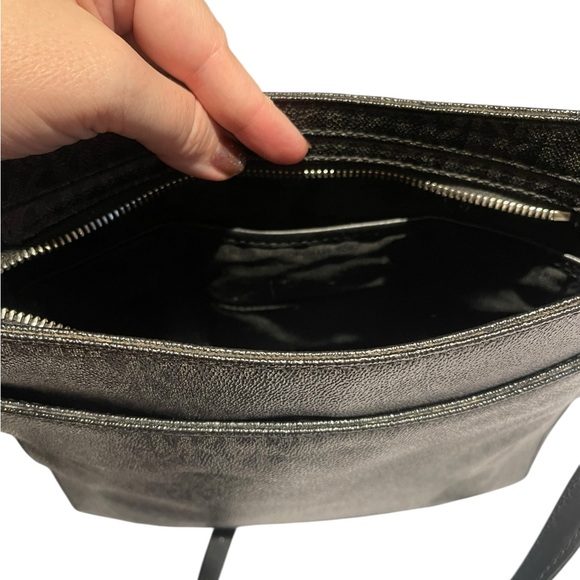 Michael Kors jet set messenger travel bag crossbody or shoulder bag MK logo - Picture 9 of 12